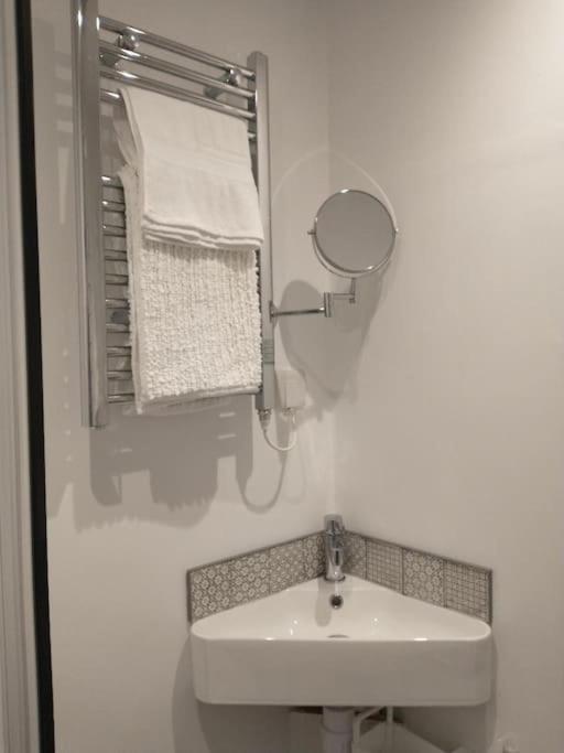 Cosy Garden Studio Room Minimum Two Night Booking Brighton Eksteriør bilde