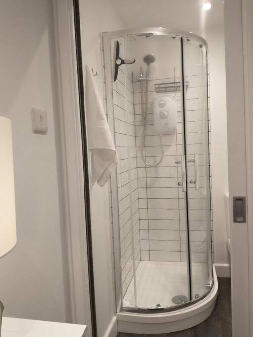 Cosy Garden Studio Room Minimum Two Night Booking Brighton Eksteriør bilde