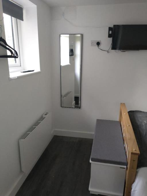 Cosy Garden Studio Room Minimum Two Night Booking Brighton Eksteriør bilde