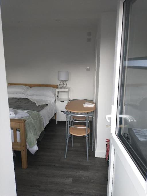 Cosy Garden Studio Room Minimum Two Night Booking Brighton Eksteriør bilde
